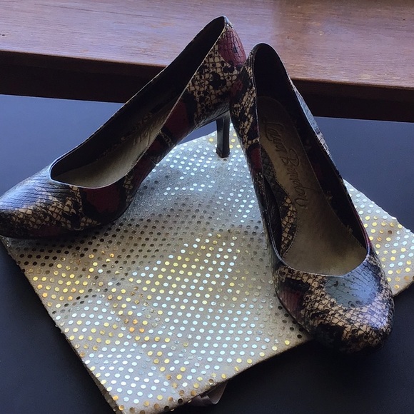 Laura Brandon snakeskin multi color pump Sz 8 - Picture 2 of 5